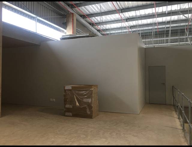 1,603M² WAREHOUSE TO LET IN MOUNT EDGECOMBE